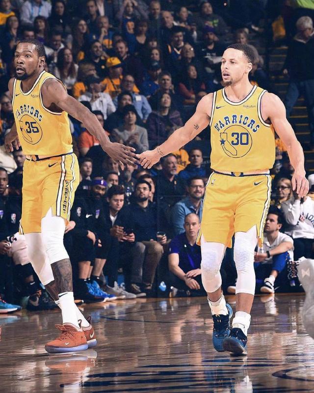 开玩笑谈论 开玩笑谈论